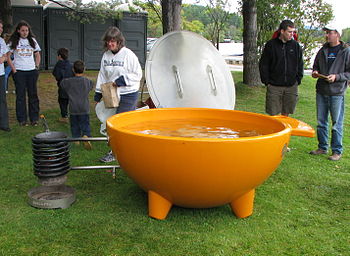 English: Wood-fired Hot Tub at the Adirondack ...